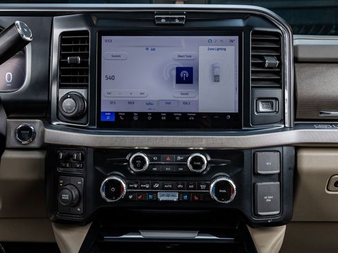 Used 2025 Ford F350 Platinum w/ Platinum Plus Package image 24