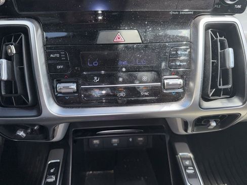 Certified 2023 Kia Sorento S FWD image 14
