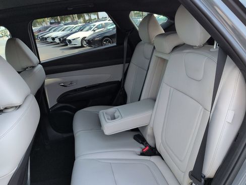 Used 2025 Hyundai Tucson Limited FWD image 14