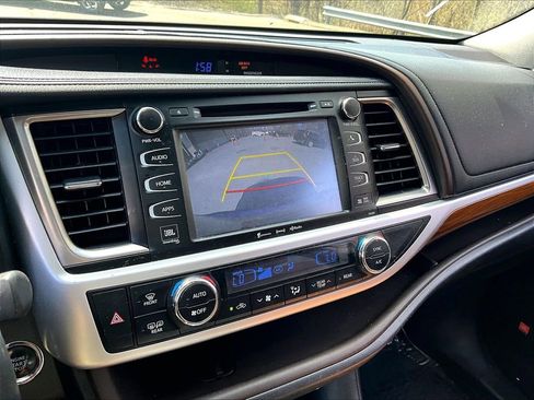 Used 2019 Toyota Highlander Limited image 15