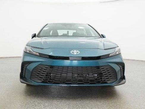 New 2026 Toyota Camry Hybrid FWD image 30