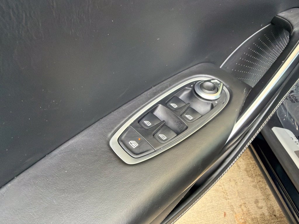 Used 2021 Aston Martin DBX AWD/4WD image 49
