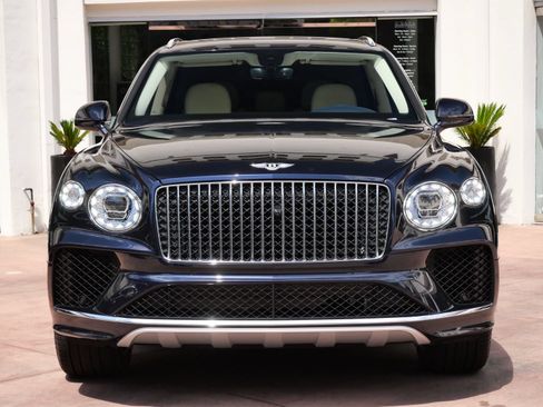 Used 2023 Bentley Bentayga Extended Wheelbase AWD/4WD image 8