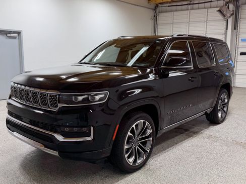 Used 2022 Jeep Grand Wagoneer Series III w/ Rear Seat Video Group 1 image 8