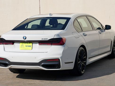 Used 2022 BMW 740i w/ M Sport Package RWD image 59