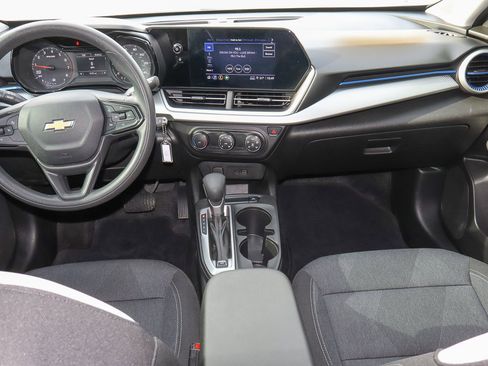 Used 2024 Chevrolet Trax LS image 10