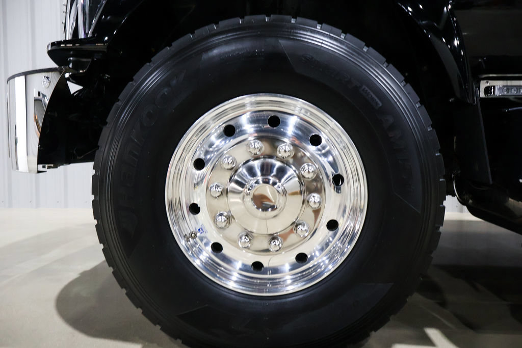 Used 2015 Ford F650 2WD Crew Cab Super Duty image 21