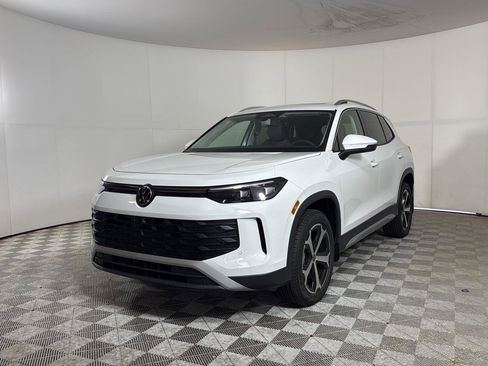 New 2026 Volkswagen Tiguan SE AWD/4WD image 7