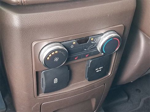 Used 2022 Ford Explorer King Ranch w/ Technology Package image 18