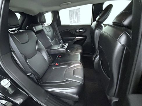 Used 2019 Jeep Cherokee Limited AWD/4WD image 18