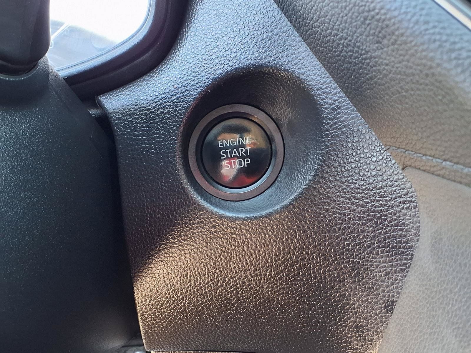 Used 2025 Toyota Corolla Cross LE FWD image 16