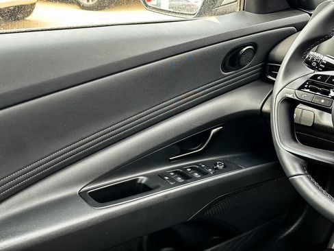 Used 2025 Hyundai Elantra Sport FWD image 27