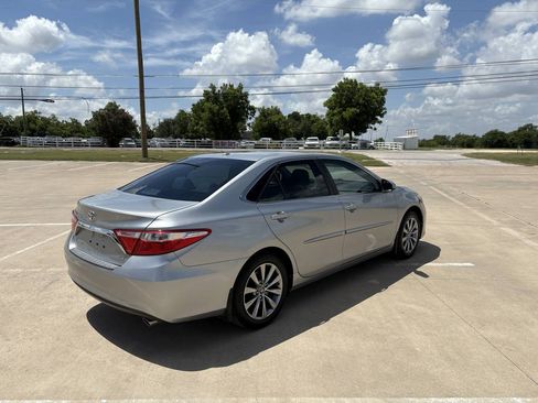 Used 2017 Toyota Camry XLE FWD image 5