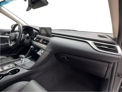 Used 2025 Genesis G70 2.5T RWD image 32