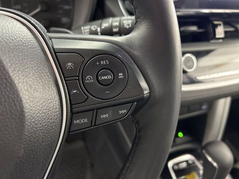 Used 2024 Toyota Corolla Cross SE image 15