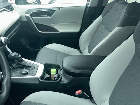 Used 2020 Toyota RAV4 XLE w/ Carpet Mat Package AWD/4WD image 5