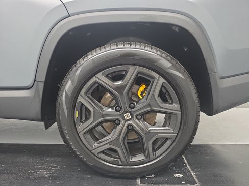 Used 2024 Rivian R1T Adventure AWD/4WD image 10