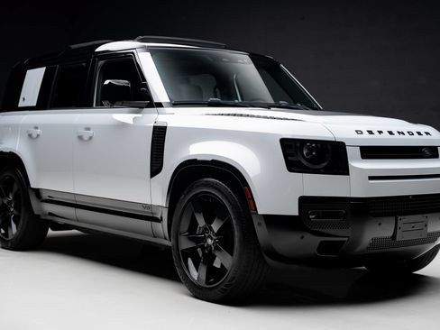Used 2023 Land Rover Defender 110 AWD/4WD image 93