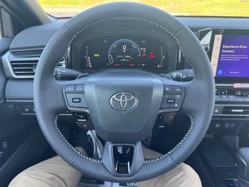 New 2026 Toyota Camry Hybrid FWD image 19
