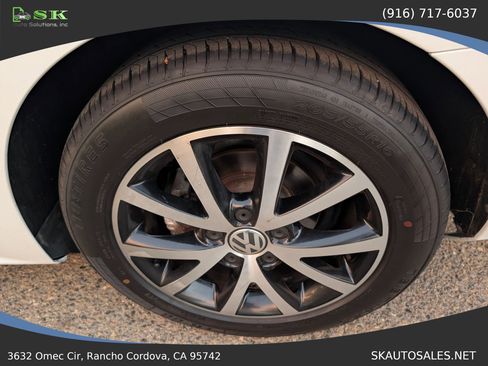Used 2017 Volkswagen Jetta SE image 35