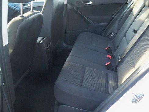 Used 2017 Volkswagen Tiguan Limited w/ Premium Package image 5