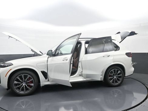 New 2026 BMW X5 xDrive50e w/ M Sport Package AWD/4WD image 41
