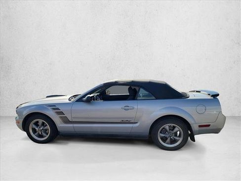 Used 2007 Ford Mustang Deluxe image 8