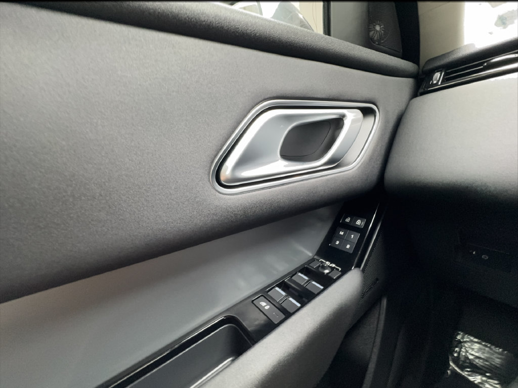 Used 2024 Land Rover Range Rover Velar S AWD/4WD image 51