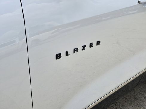 Used 2023 Chevrolet Blazer Premier image 13