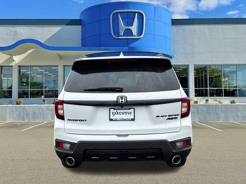 Used 2024 Honda Passport Black Edition image 3