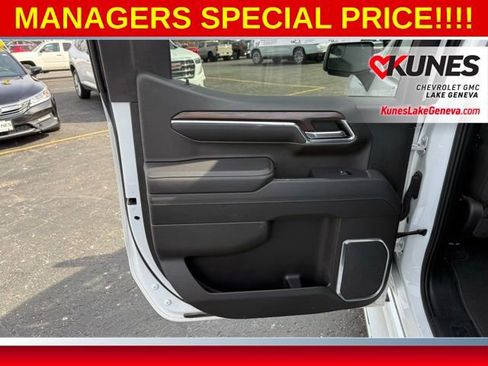 Used 2023 GMC Sierra 1500 SLT w/ SLT Convenience Package image 16