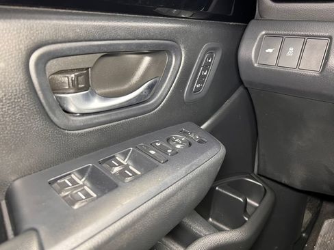Used 2025 Honda Pilot EX-L image 16