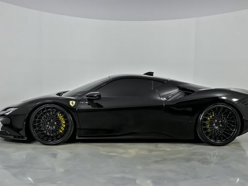 Used 2022 Ferrari SF90 Stradale image 8