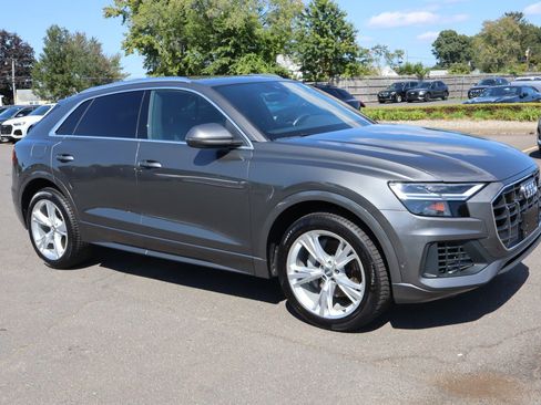 Used 2019 Audi Q8 Premium Plus w/ Premium Plus image 3