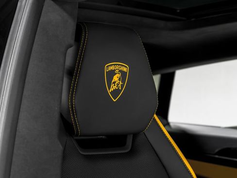 Used 2025 Lamborghini Urus S AWD/4WD image 41