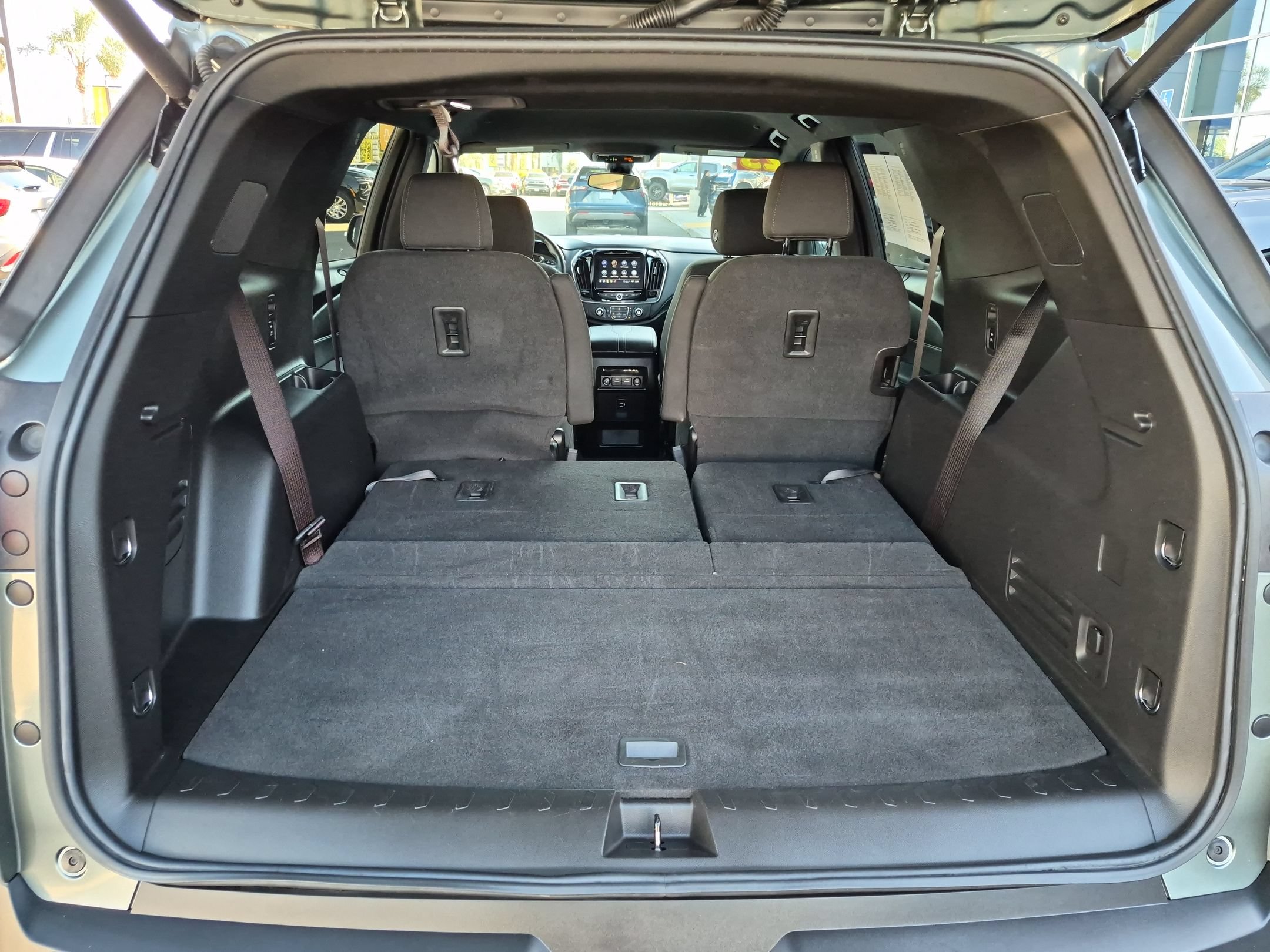 Used 2023 Chevrolet Traverse LT FWD image 25