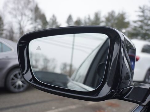 Used 2023 BMW 540i xDrive w/ Premium Package image 49