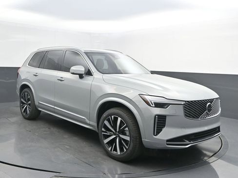 New 2026 Volvo XC90 B5 Core AWD/4WD image 9