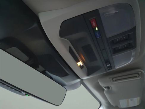 Certified 2025 Subaru Crosstrek 2.5i Limited w/ Crosstrek Mirror Package image 18