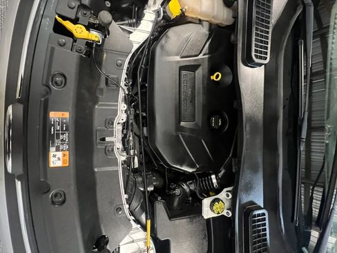 Used 2015 Ford Escape SE w/ Equipment Group 201A FWD image 20