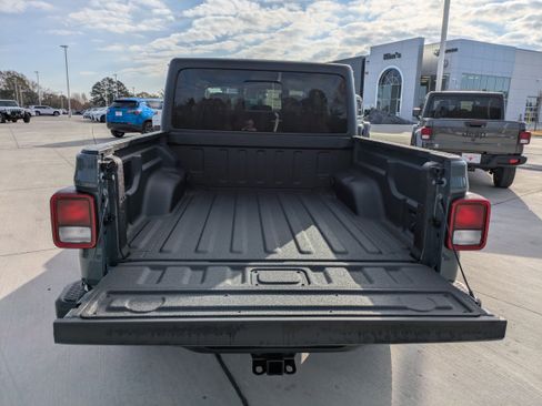 New 2026 Jeep Gladiator Sport image 7