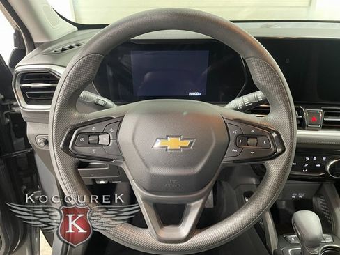 Used 2025 Chevrolet TrailBlazer LT w/ Driver Confidence Package image 14