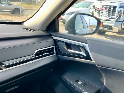 Used 2024 Mitsubishi Outlander SE image 36