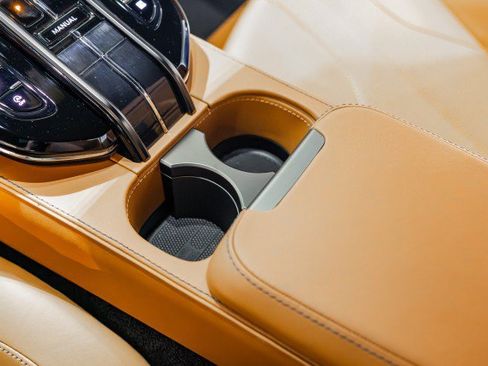 Used 2025 Aston Martin V8 Vantage Coupe RWD image 42