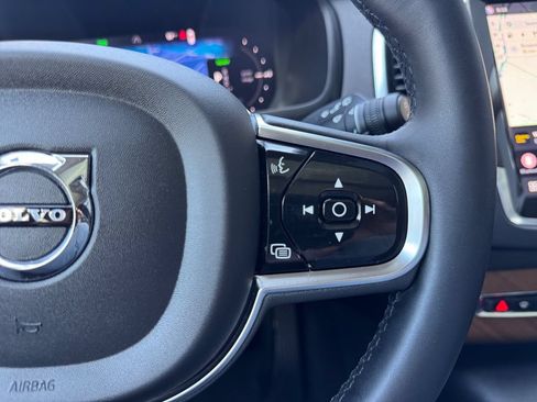 Certified 2023 Volvo XC90 T8 Plus AWD/4WD image 18