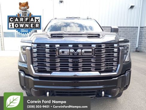 Used 2024 GMC Sierra 3500 Denali Ultimate AWD/4WD image 8