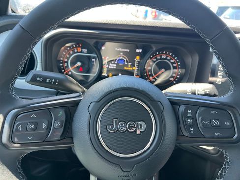 New 2026 Jeep Gladiator Willys image 17