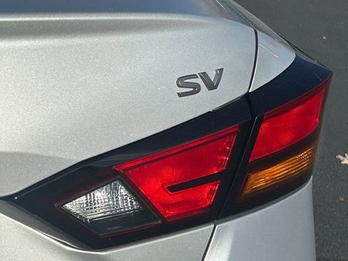 Used 2024 Nissan Altima 2.5 SV FWD image 6
