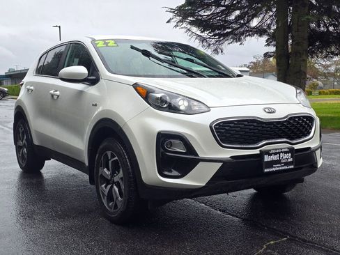 Used 2022 Kia Sportage LX image 8