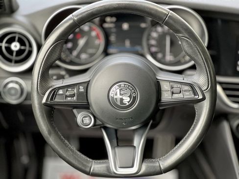 Used 2022 Alfa Romeo Giulia Sprint image 36